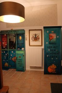 Ferienwohnungen-Hofmann - Gulfhof de Riese Hofmann, Gebäude innen, Untergeschoss Flur, Wohlfühlen in Ostfriesland, Friesland, Urlaub auf dem Land, Urlaub in Friesland, Ferien im Gulfhof